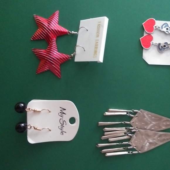 ✨🥀Earring Bundle🥀✨ - Picture 2 of 2